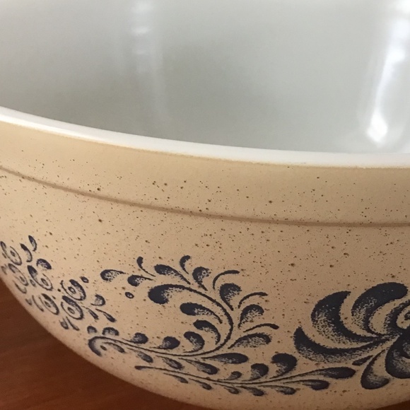 Large Pyrex Vintage 403 Homestead 2.5 Liter Mixing Bowl USA Blue Tan Speckle - Picture 3 of 8